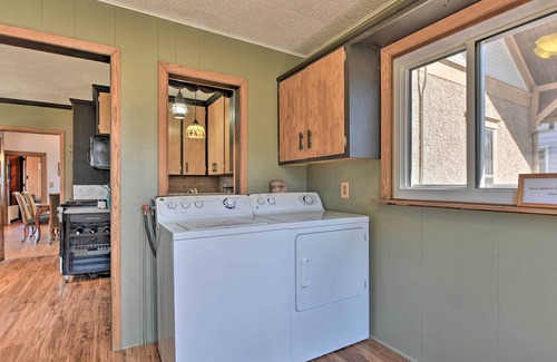 Buffalo House | Chic Family Home, Walk to Buffalo Lake & Breweries