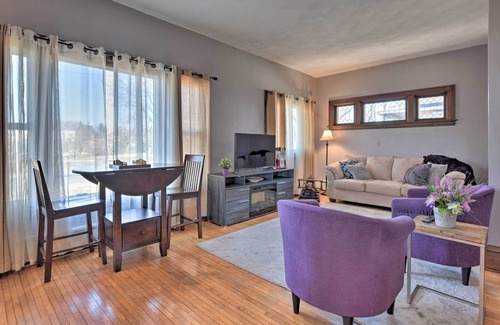 Buffalo House | Chic Family Home, Walk to Buffalo Lake & Breweries
