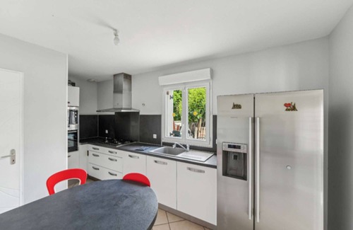 Villabe Villa | Chic friendly and spacious house with parking, terrasse and garden