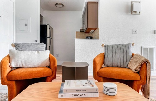 Gateway Apartment | Chic Gateway Studio w/Gym, Pool, nr Movies, by Blueground
