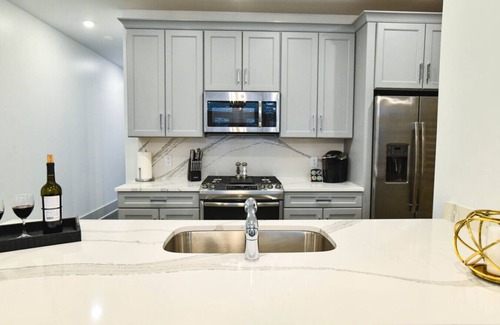 Central Business District Hotel | Chic Ground Floor Unit w/Patio, Walk to French Quarter + Superdome