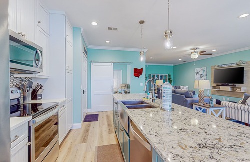Cypress Lake Condo | Chic Gulf Villa | Pools, Hot Tub, Sports Courts, Fishing Pier | Mins to Beach
