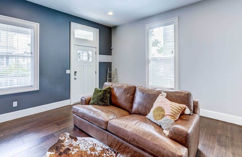 Walnut Hills House | Chic Home w/ Yard < 3 Mi to Dtwn Cincinnati!