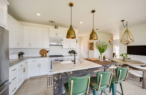 Spring Branch House | Chic House in Spring Branch w/Lush Outdoor Space!