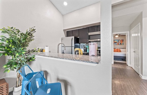 Windsor Park Apartment | Chic King Bed 1BR Suite, 5 Min to DT