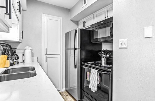 Brentwood Apartment | Chic Meets Comfort: 1BR Austin Apt Near Downtown