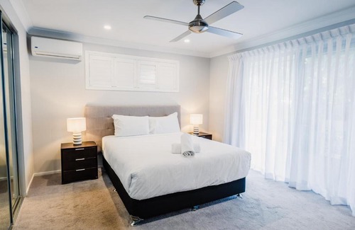 Miami House | Chic Miami 4BR Retreat with Swimming Pool & BBQ