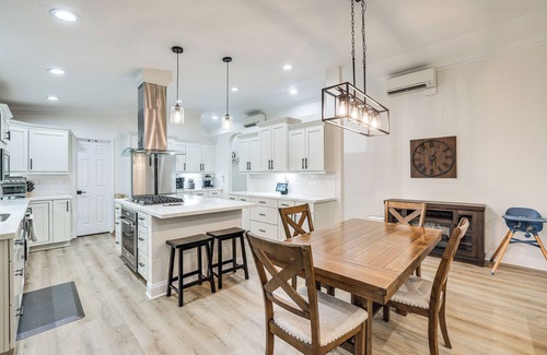 Micanopy House | Chic Micanopy Getaway w/Pool & Pool Table!
