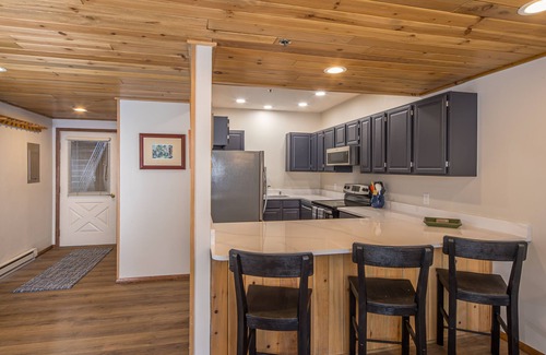 Big Sky Condo | Chic Mid-Century Condo! Amazing Views! 2 Min Drive to Resort!