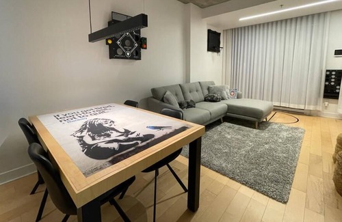 Cite Multimedia House | Chic modern Old Port St Paul Montreal 5min walk from action!