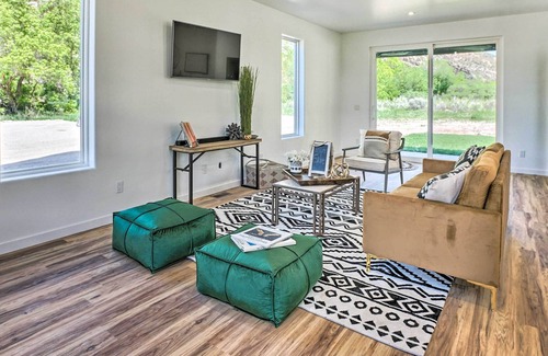 Rifle House | Chic Mountain Escape < 7 Mi to Rifle Falls!