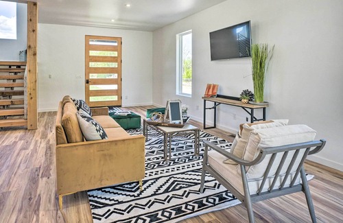 Rifle House | Chic Mountain Escape < 7 Mi to Rifle Falls!