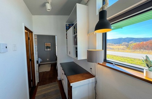 Mountainside Village Apartment | Chic Mountain Tiny Home Retreat in Victor w/AC