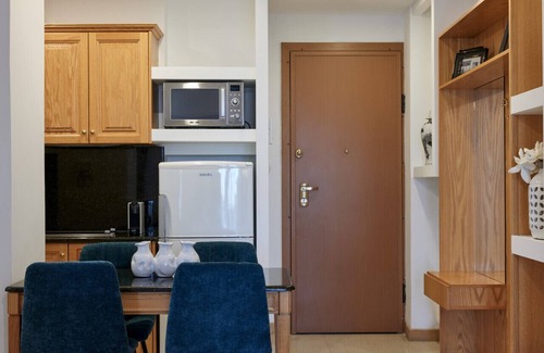 Kolonaki Apartment | Chic One Bedroom Apartment with Hilton View