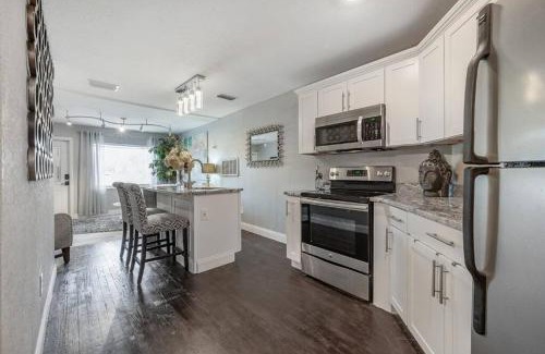 South Seminole Heights Apartment | Chic pad in center of Seminole Heights-322