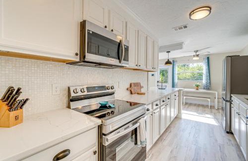 Gulf Cove House | Chic Port Charlotte Home about 9 Mi to Englewood Beach