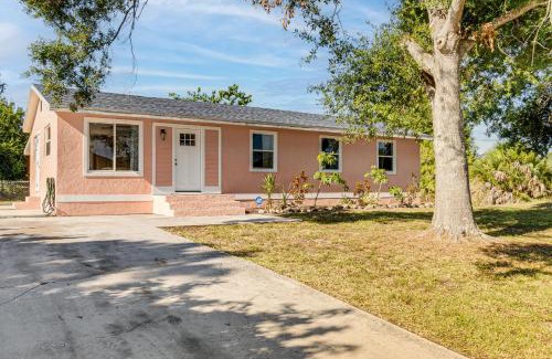 Gulf Cove House | Chic Port Charlotte Home about 9 Mi to Englewood Beach