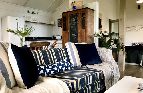 Te Tii Cottage | Chic, private, stunning views of the Bay of Islands