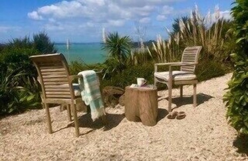 Te Tii Cottage | Chic, private, stunning views of the Bay of Islands
