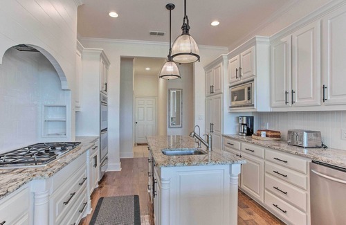 Pilot Point Villa | Chic Ranch Villa < 5 Mi to Lake Ray Roberts!