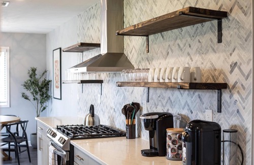 Beverly Hills House | Chic, Renovated, 3BR/3BA Bev Hills Getaway!