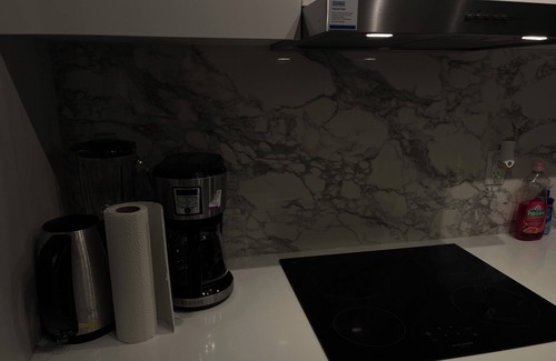 Vaughan Apartment | "Chic Retreat: Pet & Smoke-Friendly, Balcony Views, Prime Location!"