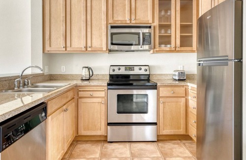 San Bruno Apartment | Chic San Bruno 1BR w/ Pool, W/D & Gym, easy highway access, by Blueground