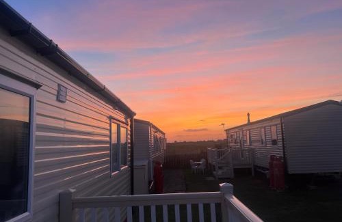 Seasalter Resort | Chic, spacious & fun coastal retreat - family friendly - 3 min walk to beach