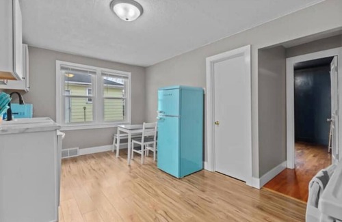 Neenah House | Chic Stay Close to Hospital & Downtown - Lake View