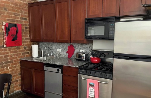 Ukrainian Village Apartment | Chic Studio Apt in the East Village with WiFi and AC, Close to Subway