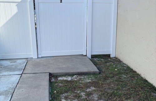 Land O' Lakes Apartment | Chic studio with AC and WiFi in fabulous Land O' Lakes
