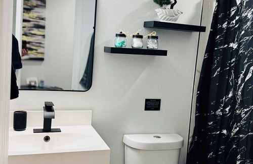 Citrus Park Apartment | Chic studio with WiFi and AC in cool Tampa