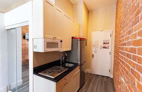 Midtown Apartment | Chic STUDIO with WiFi near Empire State Building