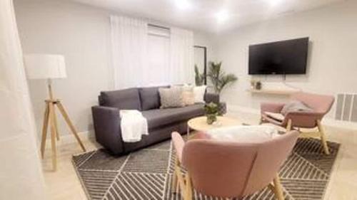 East Tampa House | Chic & Stylish House In Tampa Ybor&busch