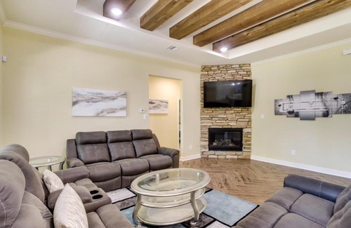 Tomball House | Chic Texas Abode with Patio and Fenced-In Yard!