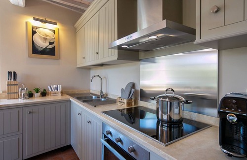 Pietraia House | Chic Tuscan Stay with Steam