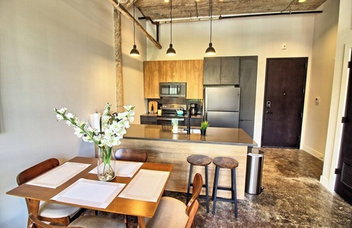 Midtown Hotel | Chic Ultramodern Loft w/Designer Features+WD