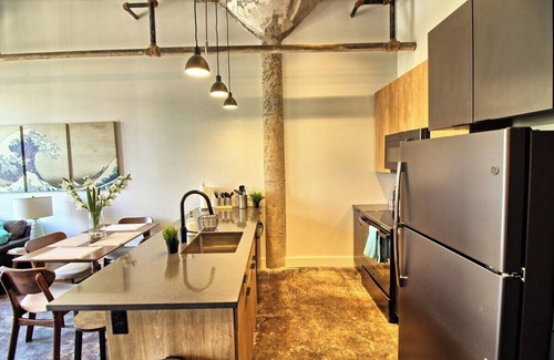 Midtown Hotel | Chic Ultramodern Loft w/Designer Features+WD