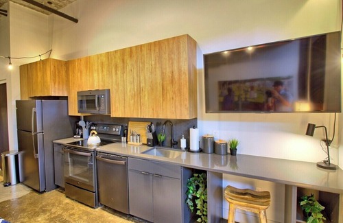 Midtown Hotel | Chic Ultramodern Minimalist Studio Loft + Patio