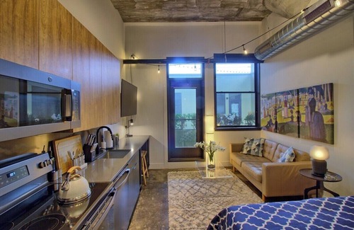 Midtown Hotel | Chic Ultramodern Minimalist Studio Loft + Patio