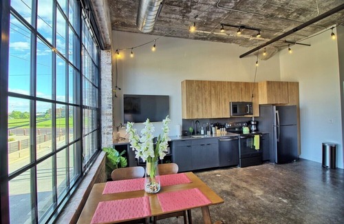 Midtown Hotel | Chic Ultramodern Studio Loft w/Designer Features