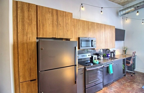 Midtown Hotel | Chic Ultramodern Studio Loft w/Designer Features