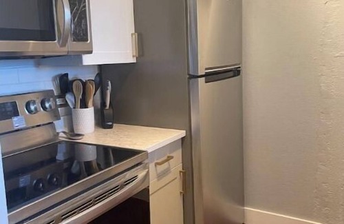 Uptown Apartment | Chic Updated 1bd 1 bth in Downtown Denver