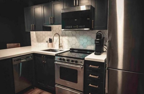 Barrie Apartment | Chic Urban Getaway