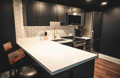 Barrie Apartment | Chic Urban Getaway