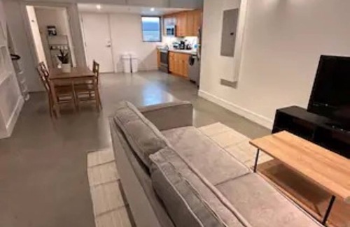 Downtown Berkeley Apartment | Chic Urban Loft Comfort & Style - Close to Campus Apartmentn