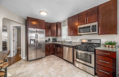Stickney House | Chicago FHS Rental - Berwyn Ave