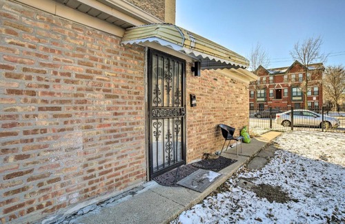 East Garfield Park Apartment | Chicago Gem Near Subway about 5 Mi to Downtown