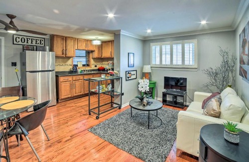 East Garfield Park Apartment | Chicago Gem Near Subway about 5 Mi to Downtown