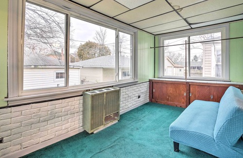 Roseland House | Chicago Home w/ Spacious Yard: 14 Mi to Dtwn